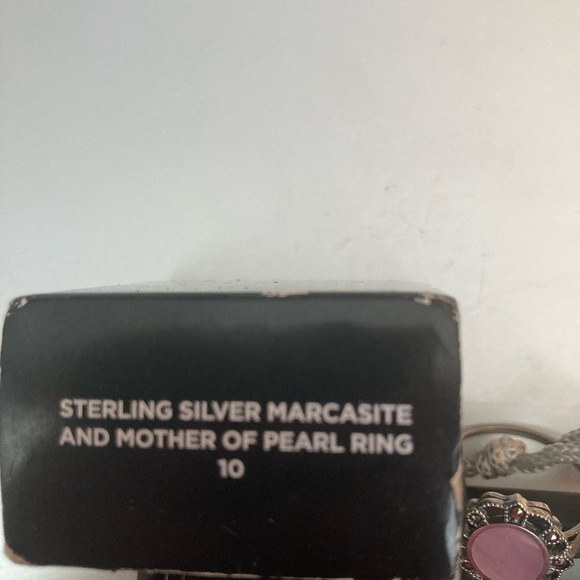 Avon SS Mother of Pearl marquisette ring - Picture 3 of 3